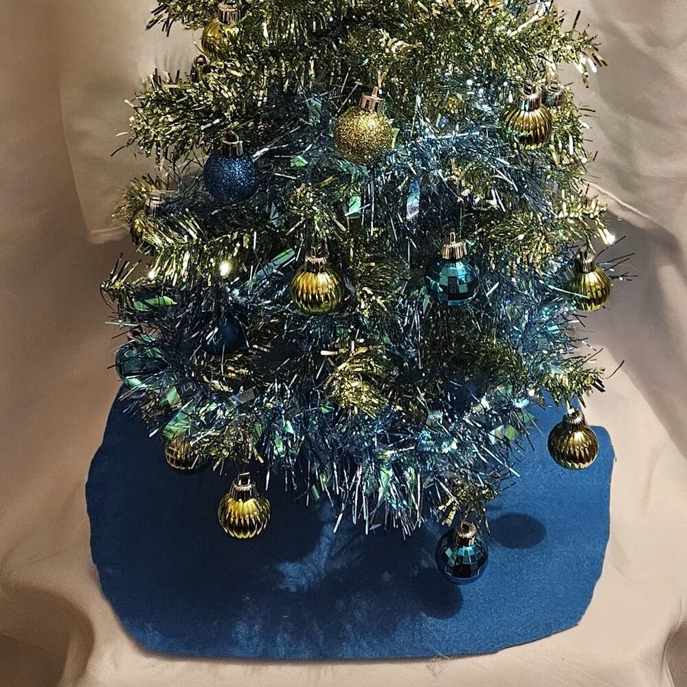 Wreath & Tree Combo - Picture 4 of 7